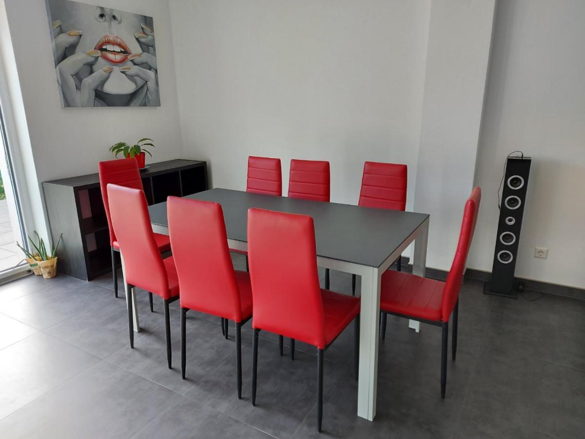 Several Different Rooms, Newly Furnished, In A New House In Vichten Buitenkant foto