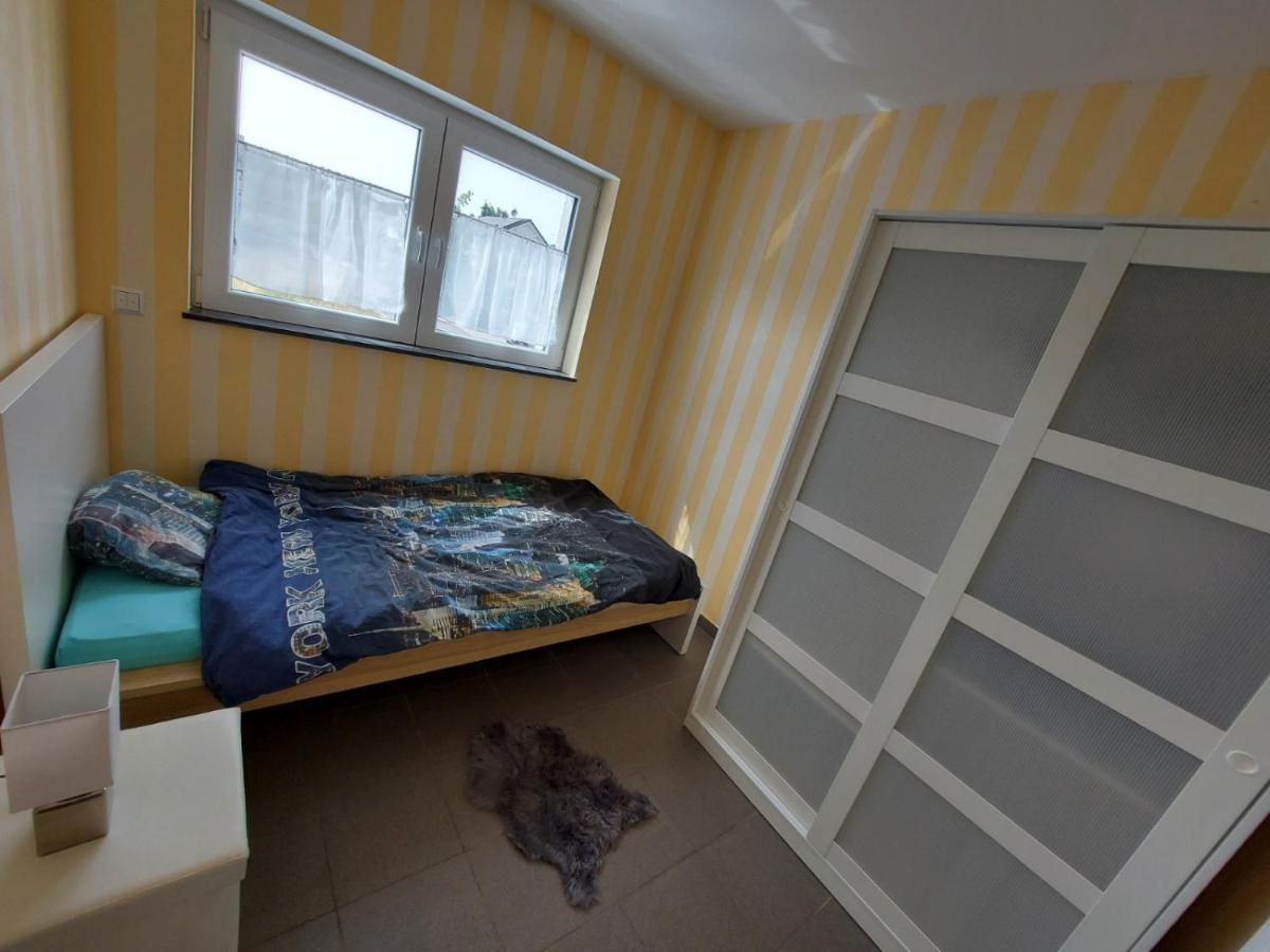 Several Different Rooms, Newly Furnished, In A New House In Vichten Buitenkant foto
