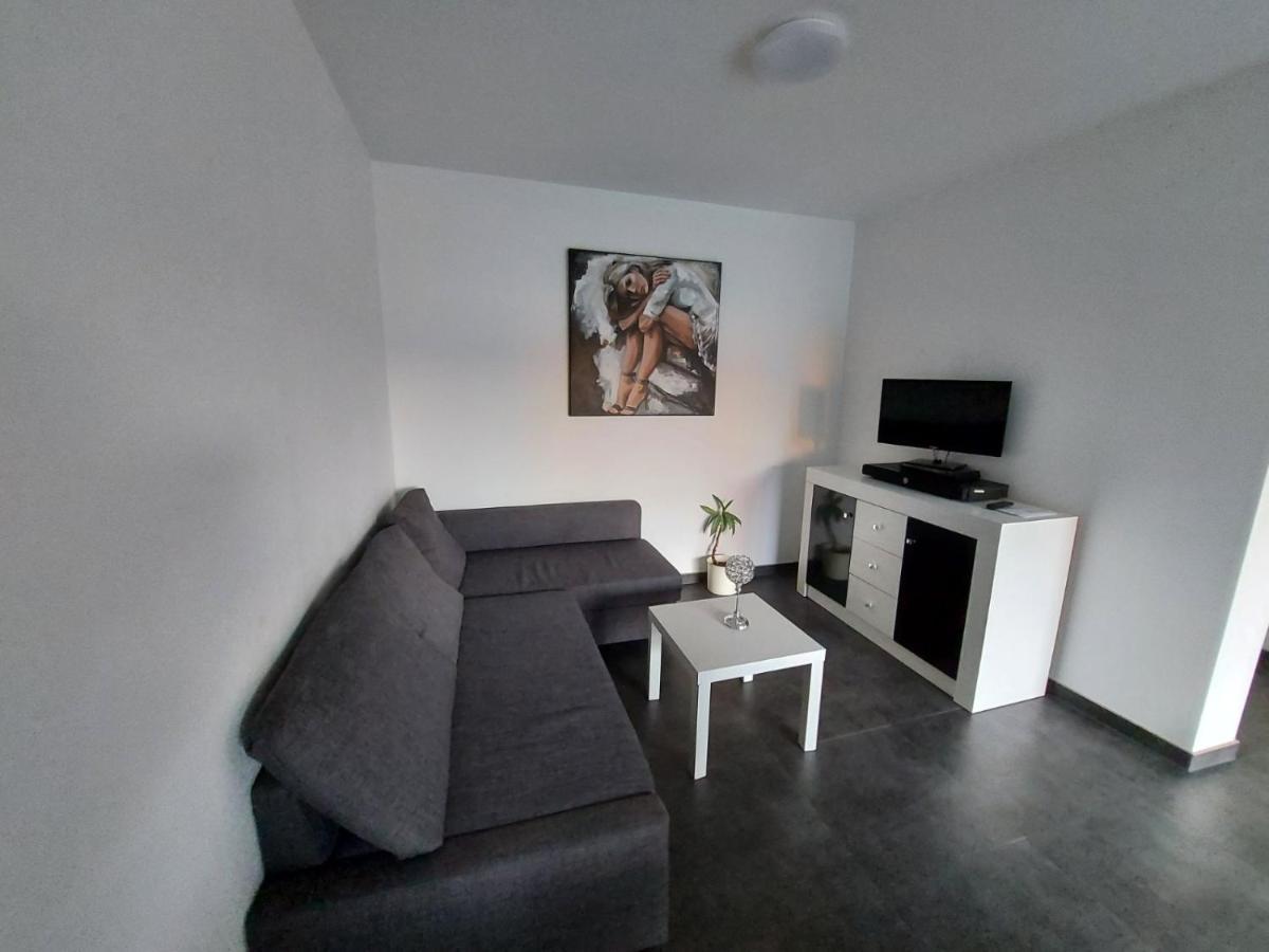 Several Different Rooms, Newly Furnished, In A New House In Vichten Buitenkant foto