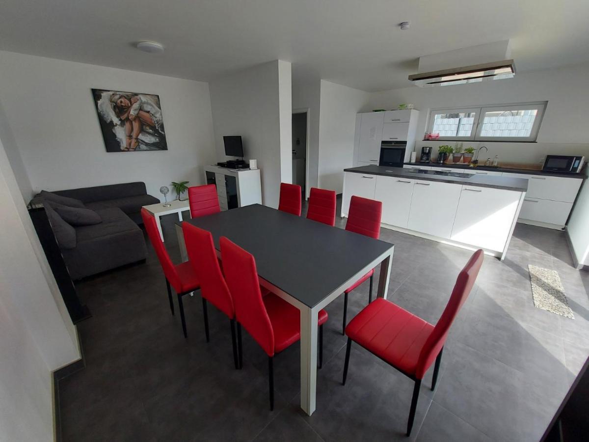 Several Different Rooms, Newly Furnished, In A New House In Vichten Buitenkant foto