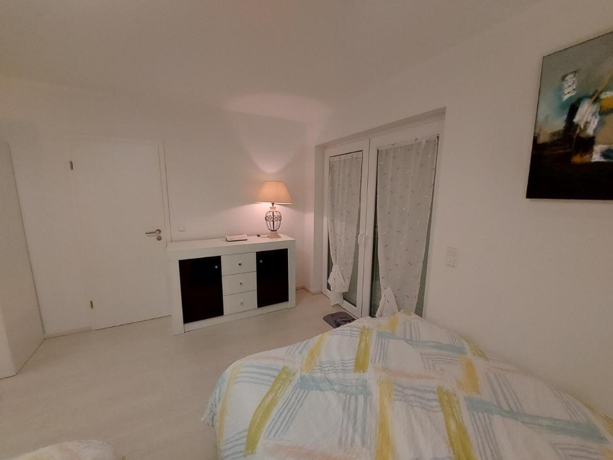 Several Different Rooms, Newly Furnished, In A New House In Vichten Buitenkant foto