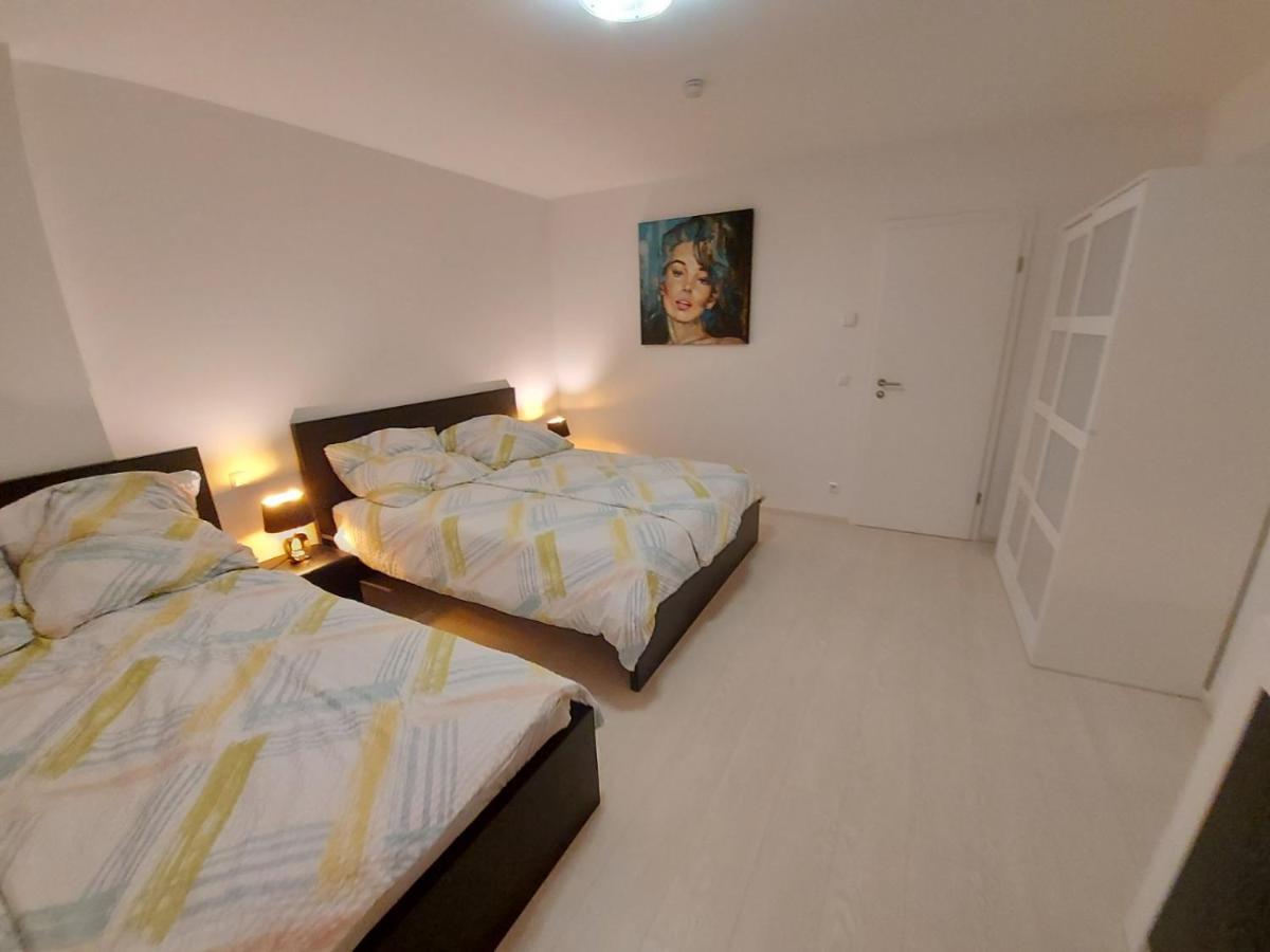 Several Different Rooms, Newly Furnished, In A New House In Vichten Buitenkant foto